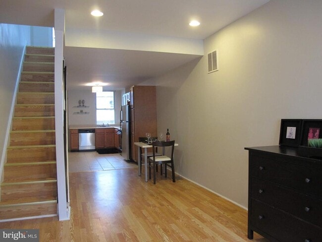 Building Photo - 136 N Curley St
