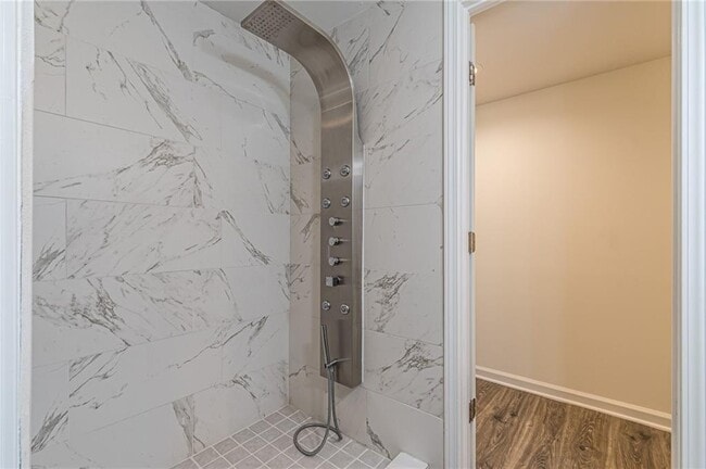 Building Photo - 4523 Runnemede Rd NW