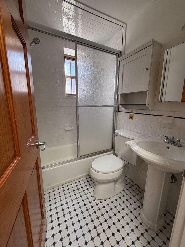 Building Photo - 800 Bloomfield St