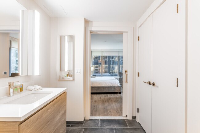 Building Photo - 131 Seaport Blvd