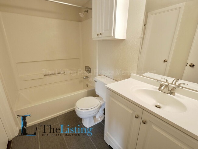 Building Photo - 637 Buoy Ln