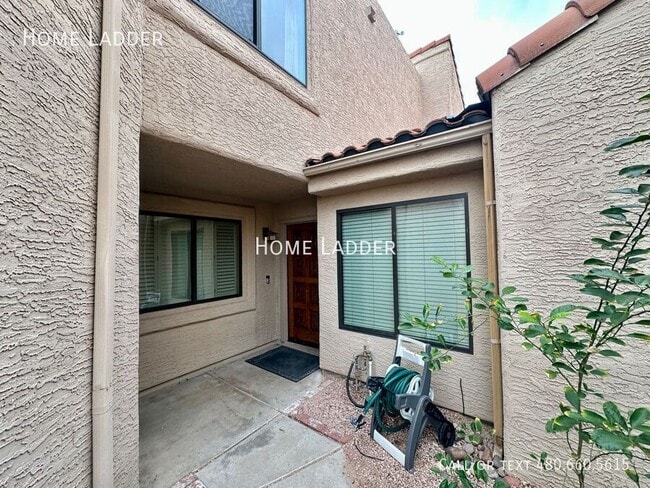 Building Photo - 1702 N Ventura Ln