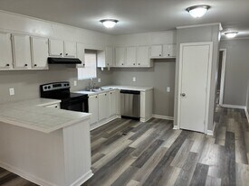 Building Photo - 20261 Perrilloux Rd