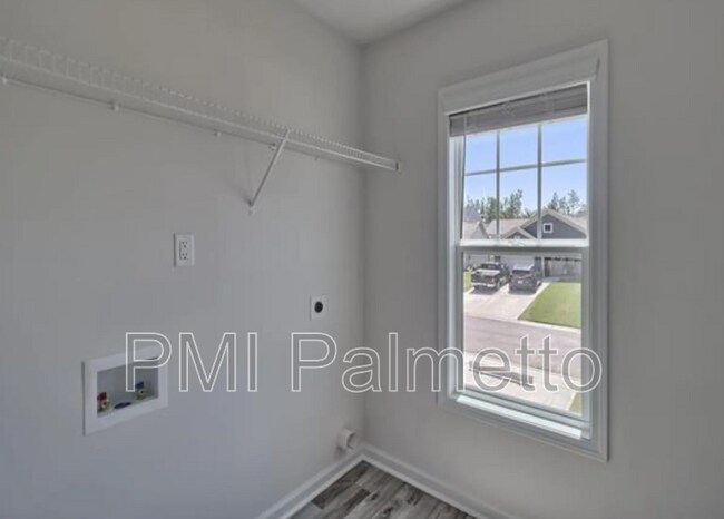 Building Photo - 619 Cheehaw Ave