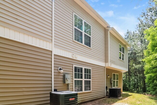 Building Photo - 20 Red Ln