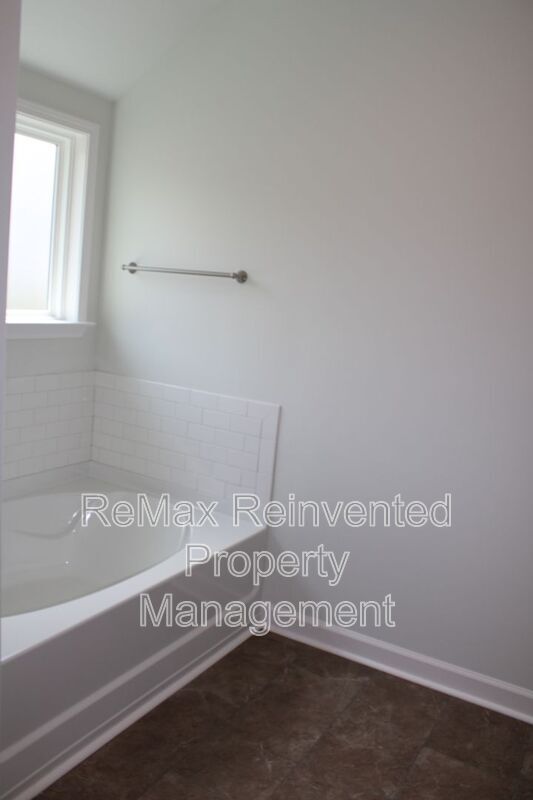 Building Photo - 921 Holbrook Dr