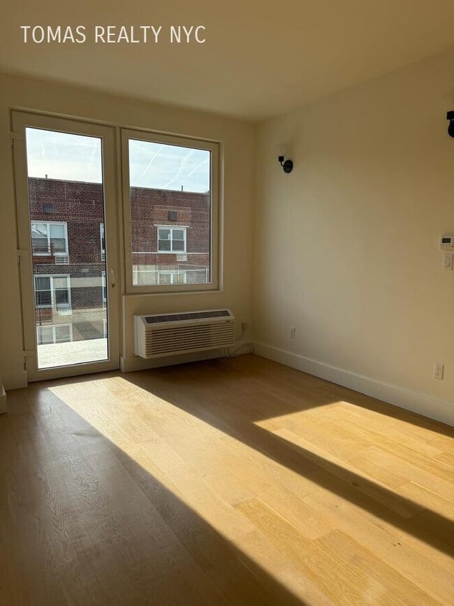 Building Photo - 3103 Sedgwick Ave