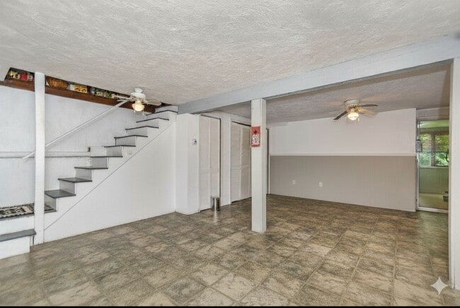 Building Photo - 42 Parkview Rd