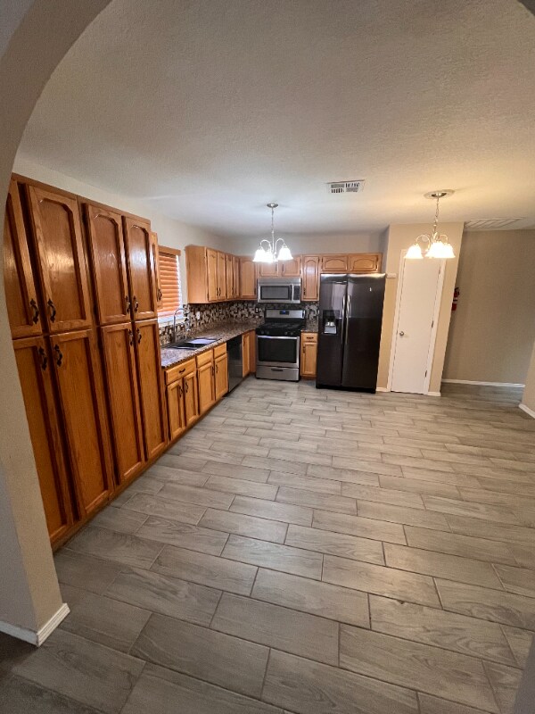Building Photo - 2365 Tierra Humeda Dr