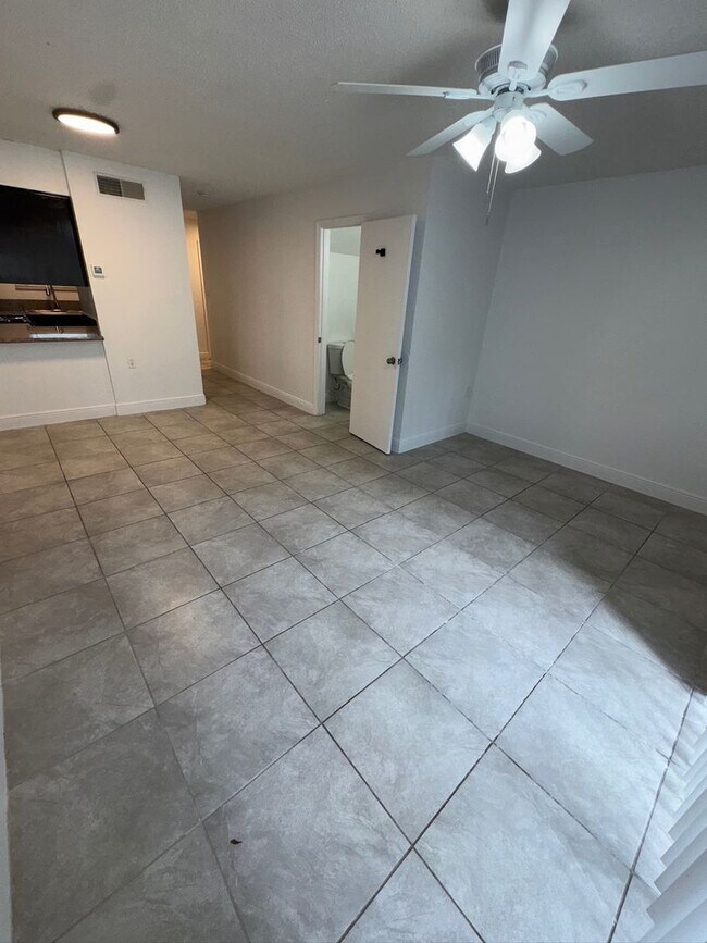 Building Photo - 1193 Bentley Rd