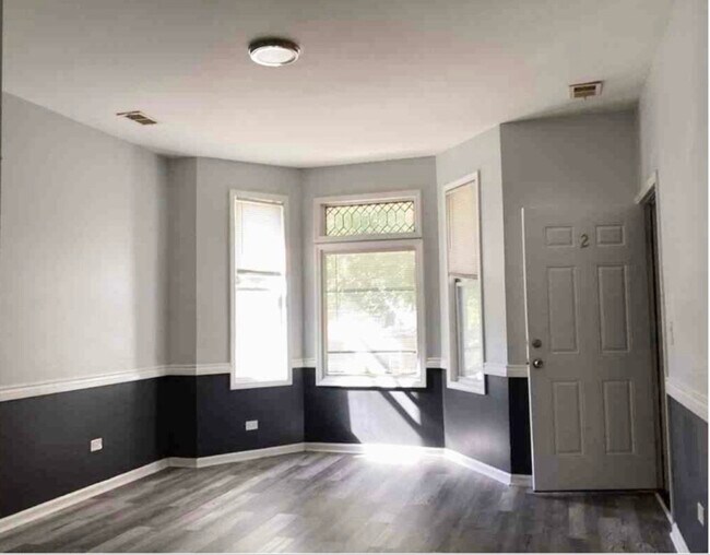 Building Photo - 8423 S Muskegon Ave