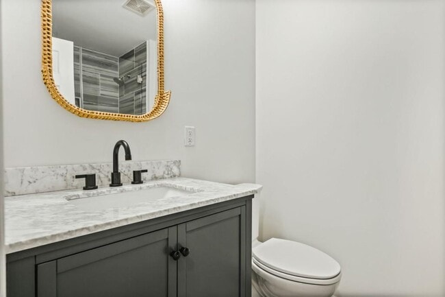 Building Photo - 3089 Del Monico Dr