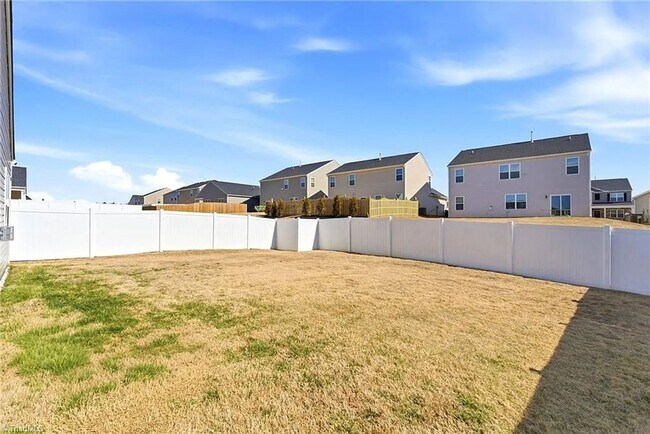 Building Photo - 4608 Reedy Creek Farm Cir