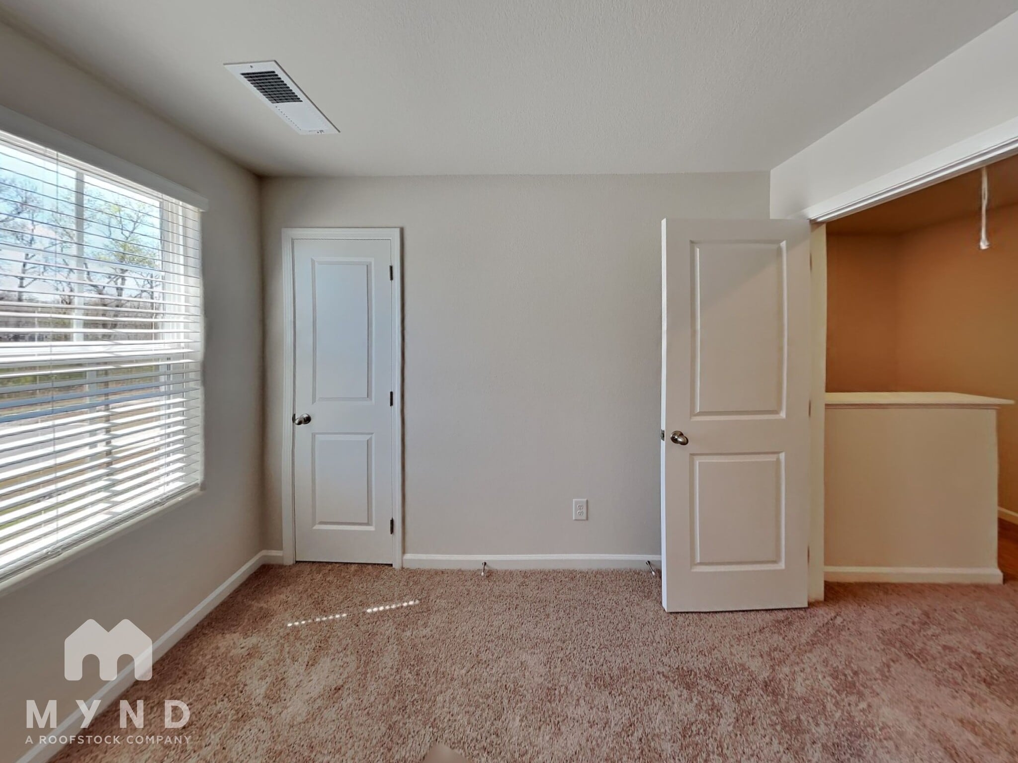 Building Photo - 140 Warwick Dr