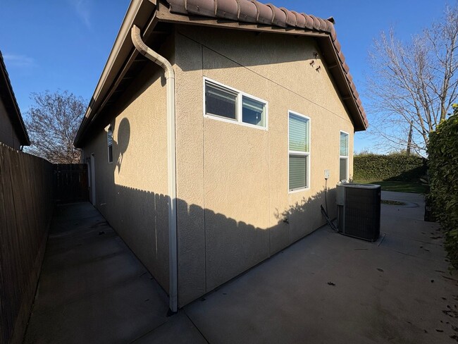 Building Photo - 3 Bedroom Home in the Avalon gated community coming soon!