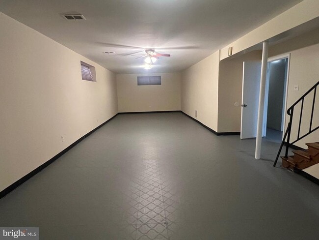 Building Photo - 800 Jefferson St NE