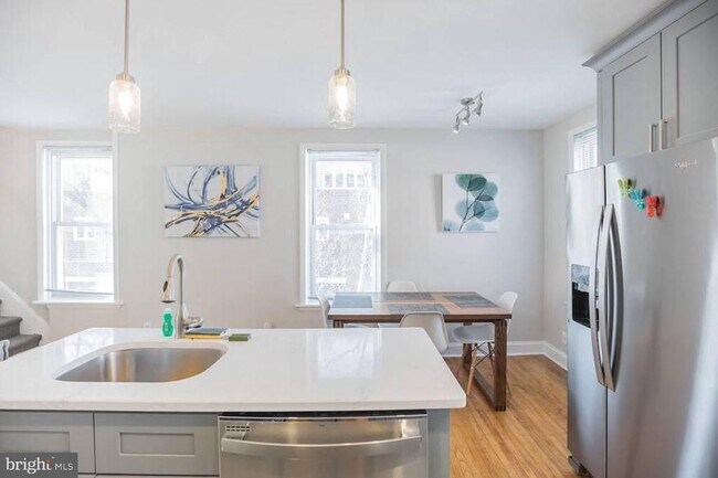 Building Photo - 501 S 26th St