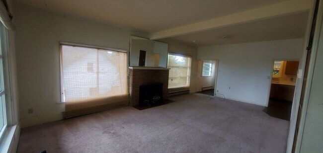 Building Photo - 900 Key St