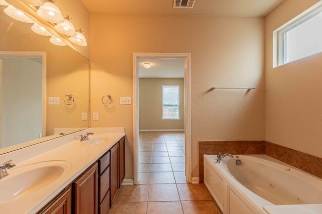 Building Photo - 8922 Weimer Forest