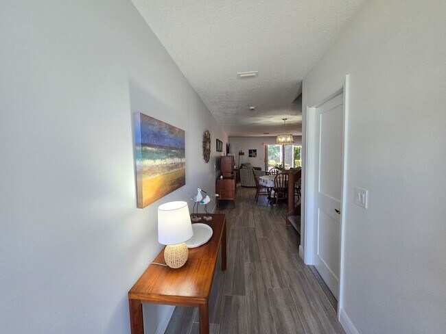 Building Photo - Make this your winter getaway!