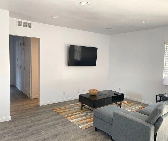 Building Photo - The Olympic