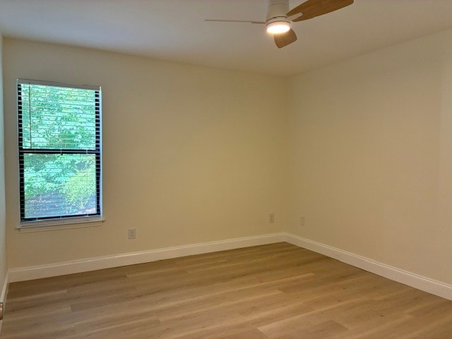 Second bedroom with walk in closet - 2206 Huntingdon Chase