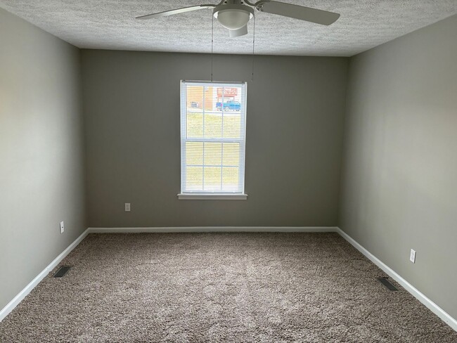 Building Photo - 804 Barry Ct