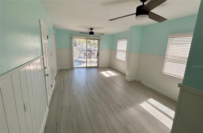 Building Photo - 5541 Bayou Grande Blvd NE