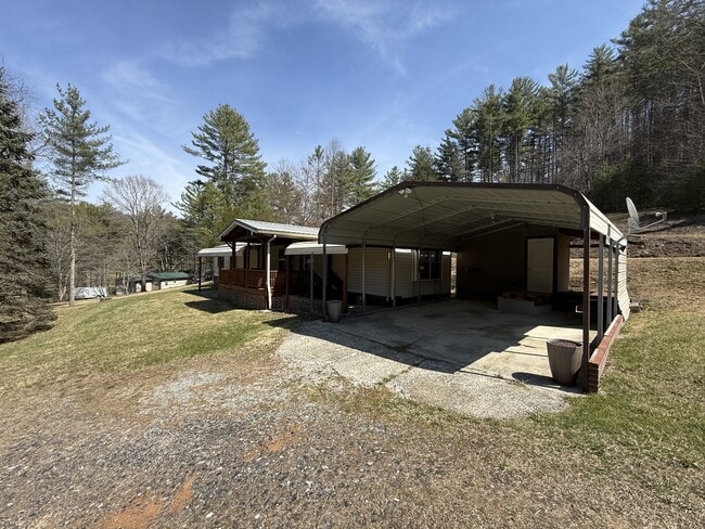 Building Photo - 147 Hiatt Ln