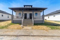 Building Photo - 401/403 Novelty St