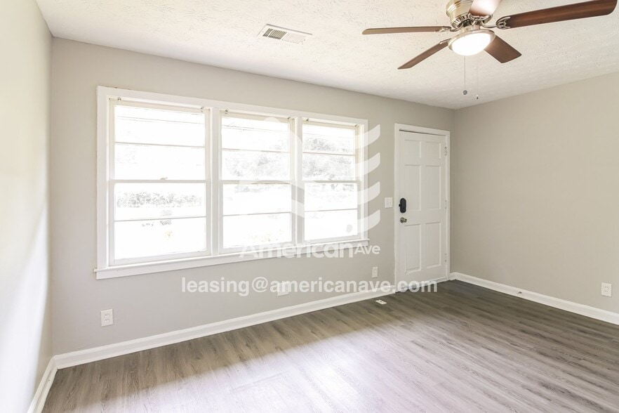 Building Photo - 1627 Celia Dr