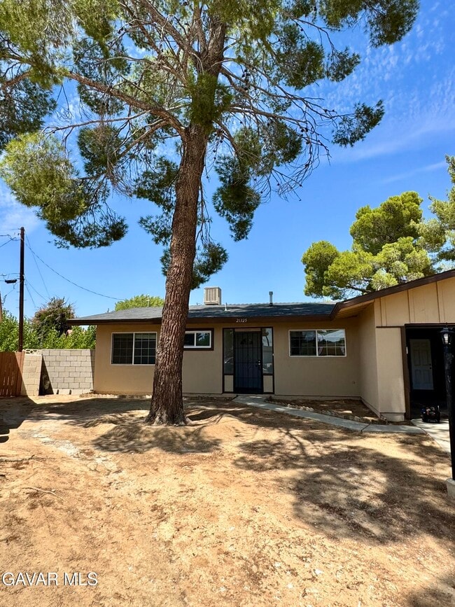 Building Photo - 21325 Bancroft Ct