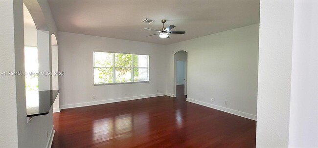 Building Photo - 4451 Laurel Pl