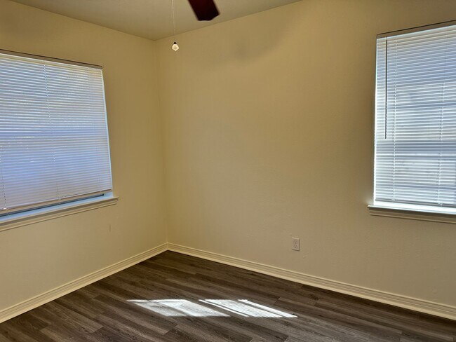 Building Photo - Conveniently located home in Greenville Texas!