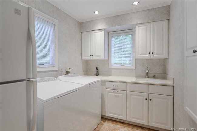 Building Photo - 23 Richter Dr