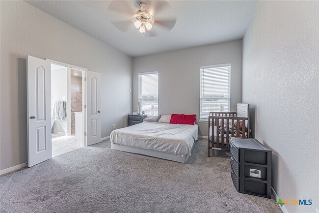 Building Photo - 810 Earp Dr