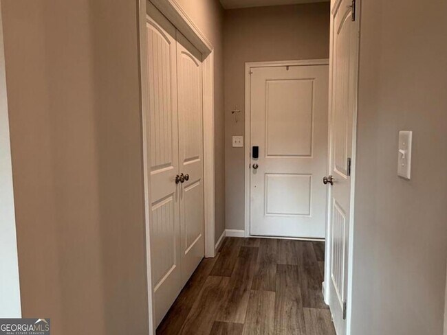 Building Photo - 334 Traminer Wy
