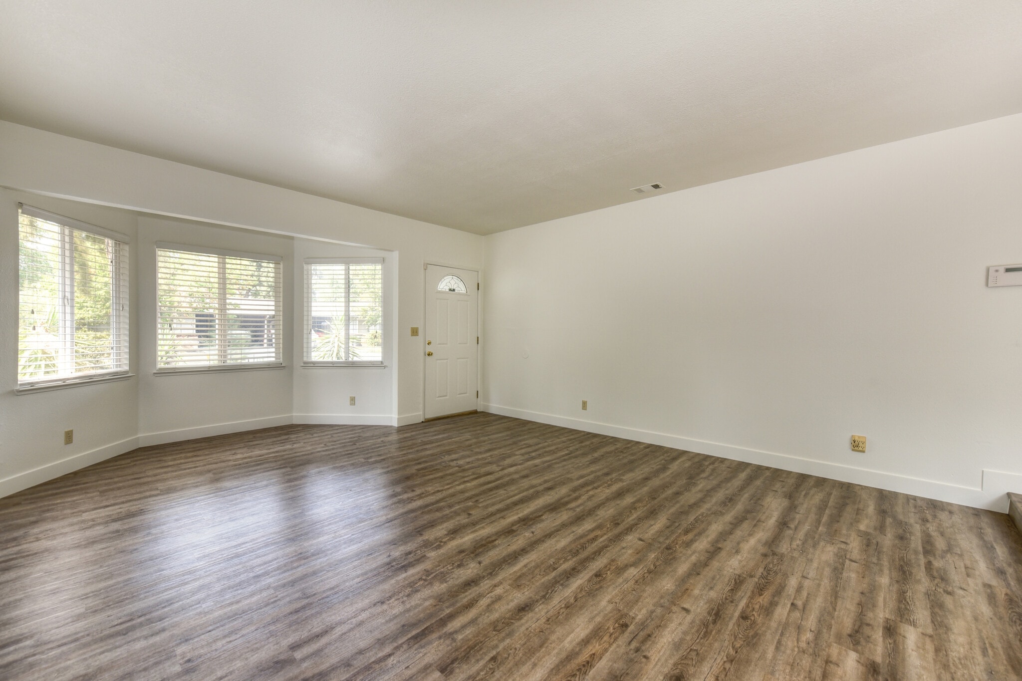 Building Photo - 527 Scripps Dr