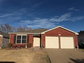 Building Photo - 1203 Mallard Dr