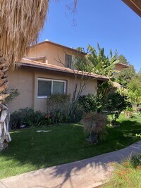 Building Photo - Spacious 2-Br Oasis with Pool in Cathedral...