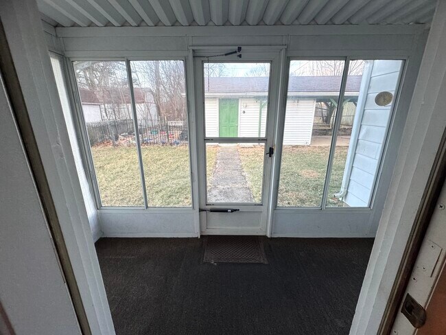 Building Photo - 15 W Worley Ave