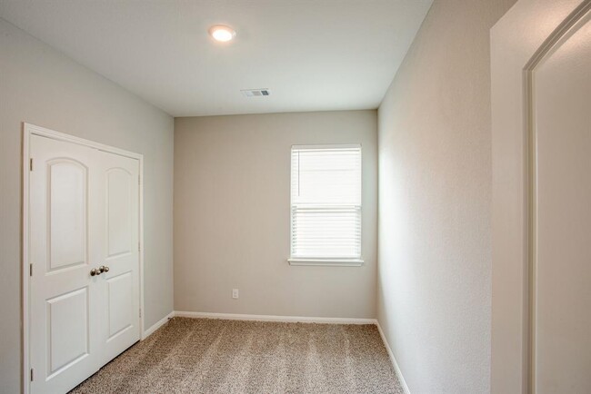 Building Photo - 257 Mount Vernon Way