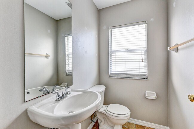 Building Photo - Prime Northwood Home on a Conservation Lot...