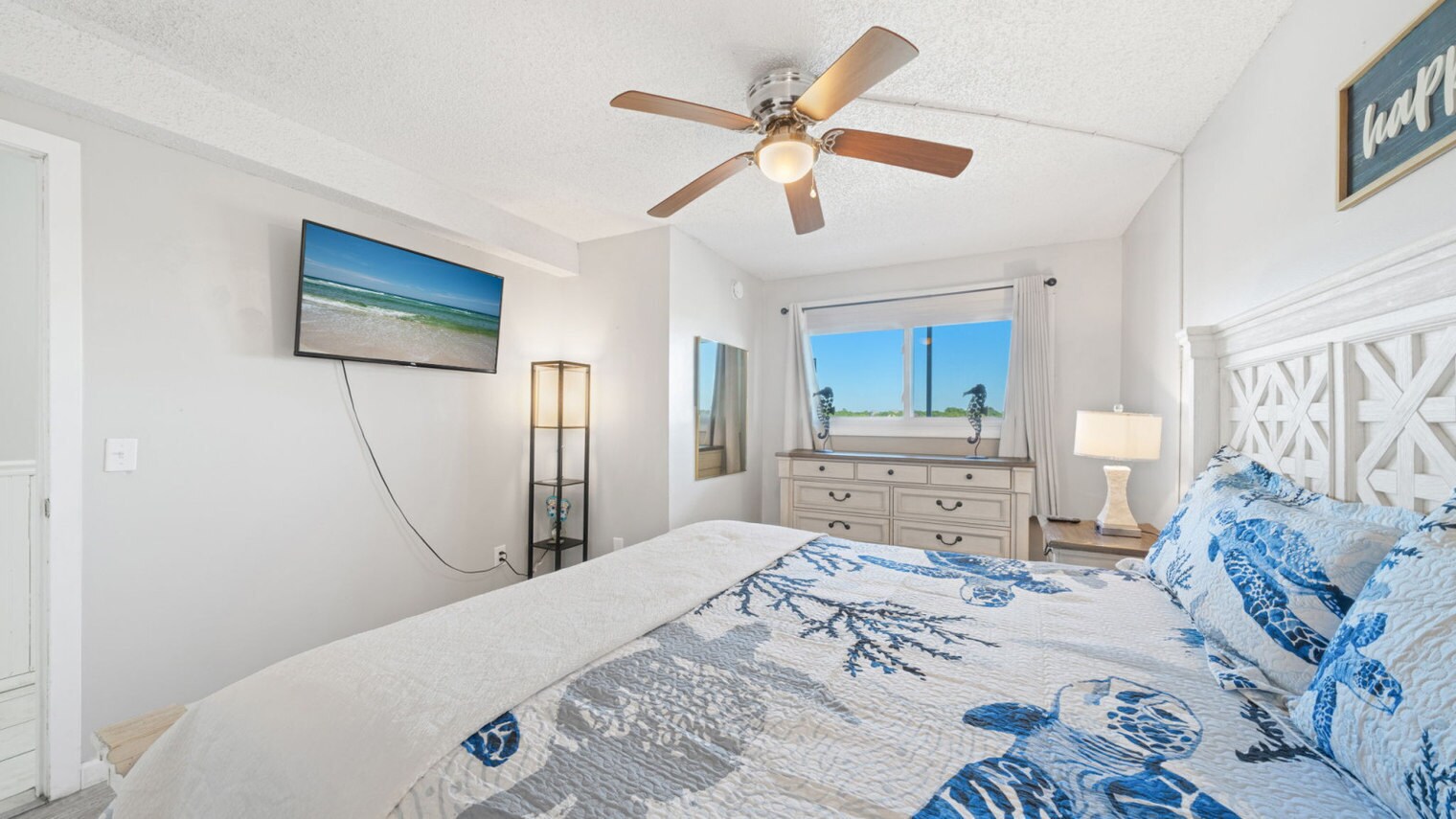 Building Photo - 8743 Thomas Dr