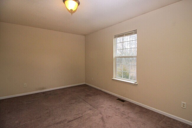 Building Photo - 5005 Kirk Hill Rd