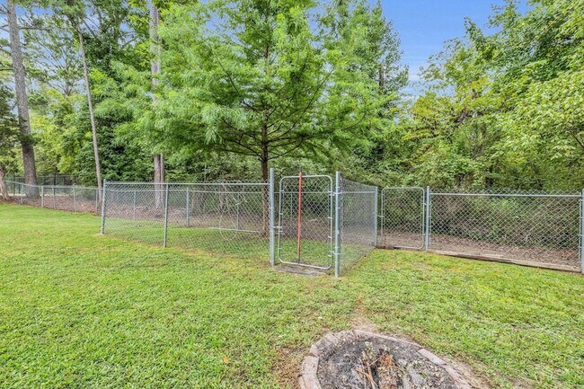 Building Photo - 8000 Batters Pl Rd
