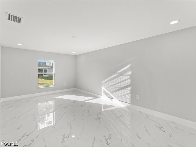 Building Photo - 1242 NW 22nd Ave
