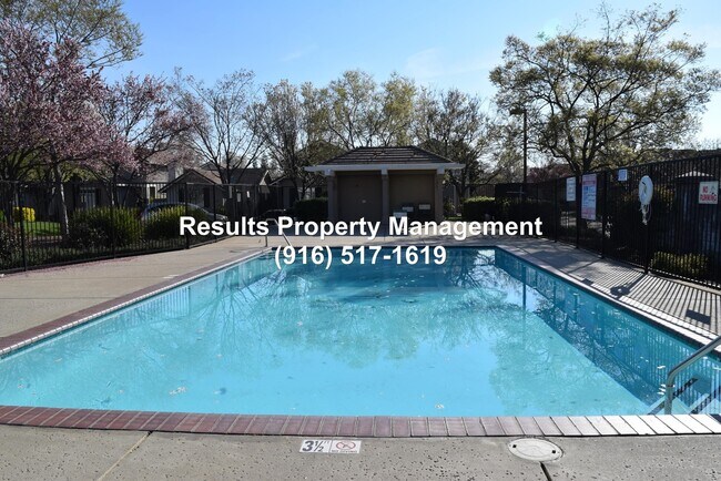 Building Photo - Gated East Roseville 3 Bed 2 Bath Home