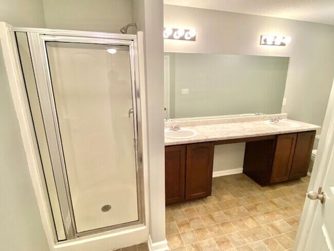 Building Photo - Cordova 3 Bedroom 2.5 Bath Home Houston Le...