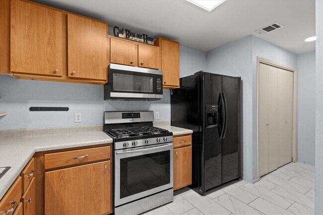 Building Photo - 12421 Briarcreek Loop